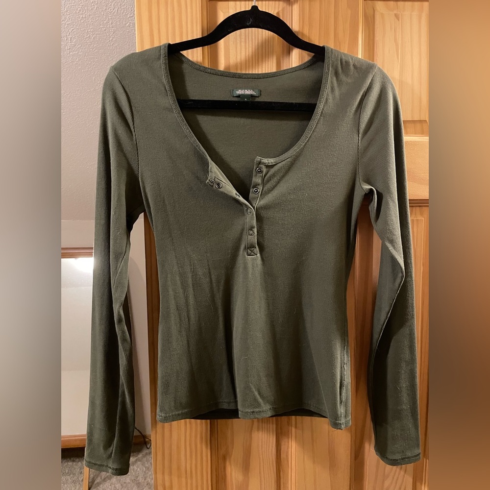 Wild fable long sleeve Henley